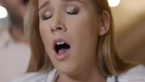 Horny Natural Beauty Alexis Crystal Lets Ian Scott Fuck the Brain and Wreck H...