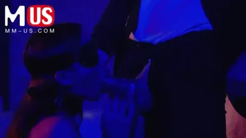 Pretty April Olsen gets Bondage Training