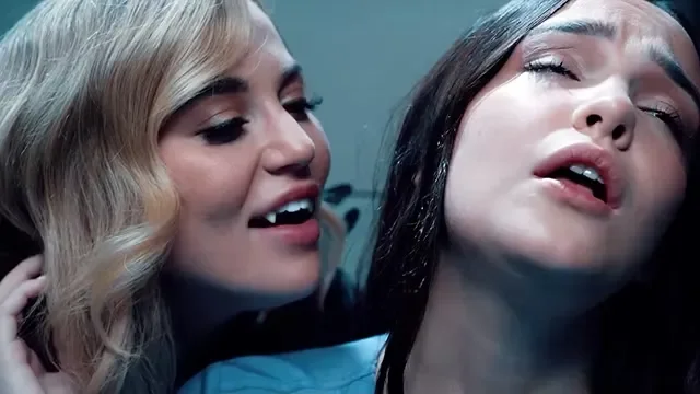 Lesbian Vampire Seduction