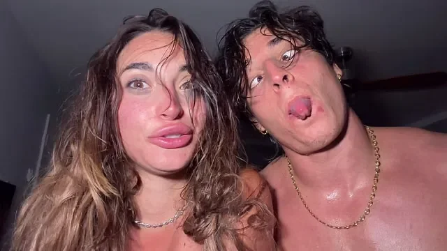 Una Puttana ITALIANA Railed By a BULL &lpar; CREAMPIE &rpar;