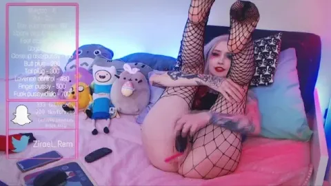 Cosplayer Zirael_rem Dildoing Herself and Footjob in Amateur Vids