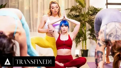 Yoga Teacher Emma Rose Gets Caught Fucking Jewelz Blu in a Public Yog...