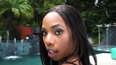 Sarah banks is ready for a deep anal creampie
