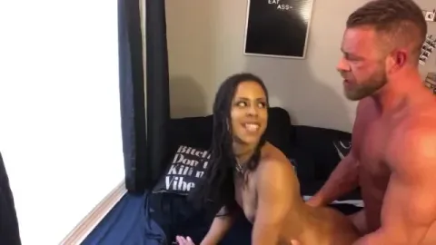 A Hot Babe from the Gym Asked Me to Train Her and We Fucked