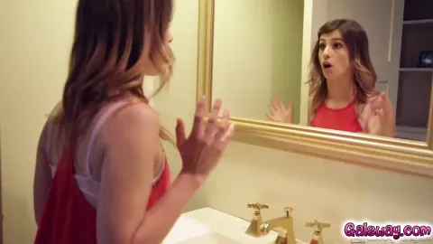 Kristen Scott Goes on Top of Alexa Grace Pussy