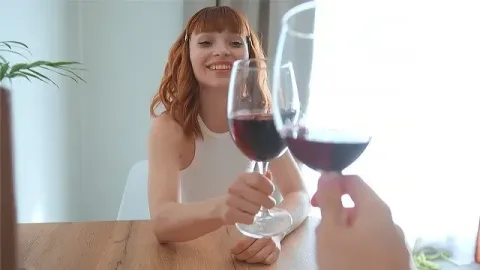18 Years Old Girl on a First Date Turned Out to Be a Porn Model