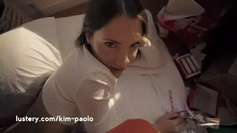 Beautiful Italian Amateurs Screwing on Christmas Morning