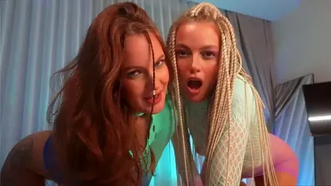Dream Threesome in Virtual Reality