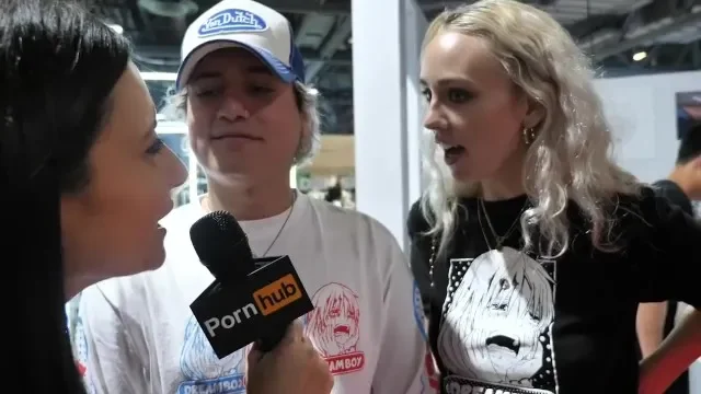 Aria and Riley Reid Do Complexcon 2018
