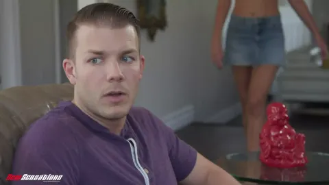 Stepsis Never had a Creampie until Her Bro Dumped His Load (scarlett Mae)