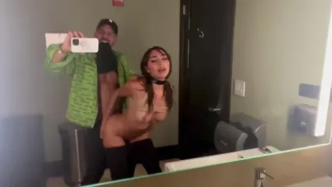 Sisi Rose🌹 Wanted to Fuck in the Bathroom-