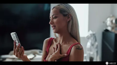 Photographer Freezes and Fucks Celebrity Yoga Influencer Veroni...